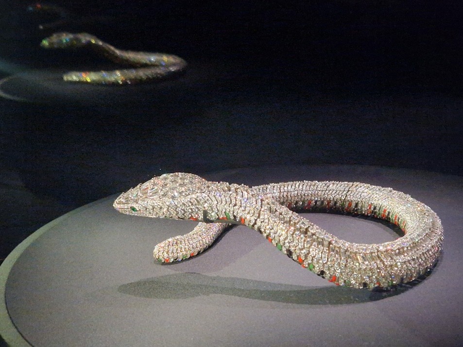 Made with 2,473 diamonds in the colour of Mexico, it was created in 1968 for film star Maria Felix. It now belongs to the Cartier collection.