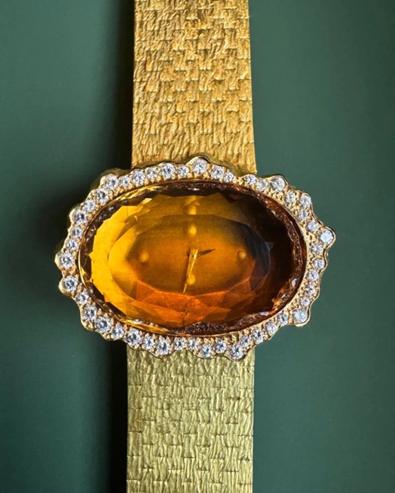The Linenfold Watch